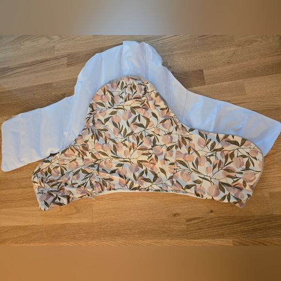 IKEA high chair cushion, cover and silicone tray cover - Picture 1 of 2